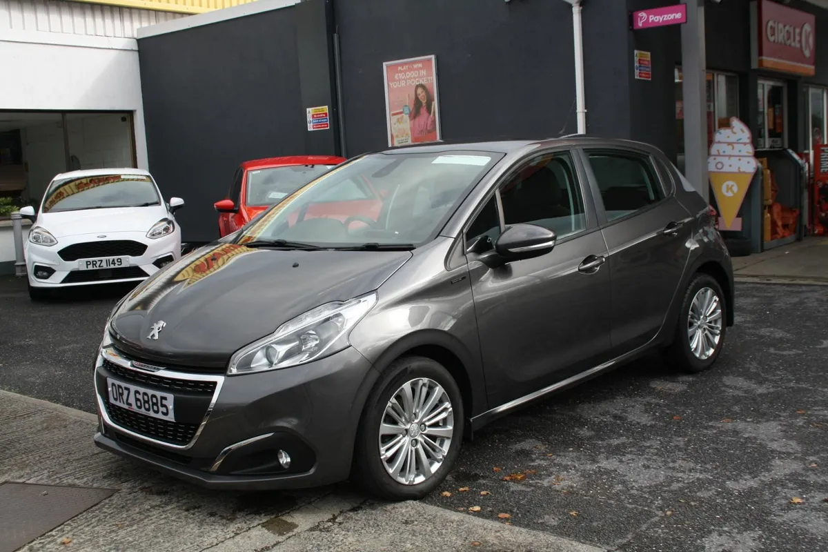 2019 Peugeot 208 1.2 Signature 5-dr Petrol - Image 3