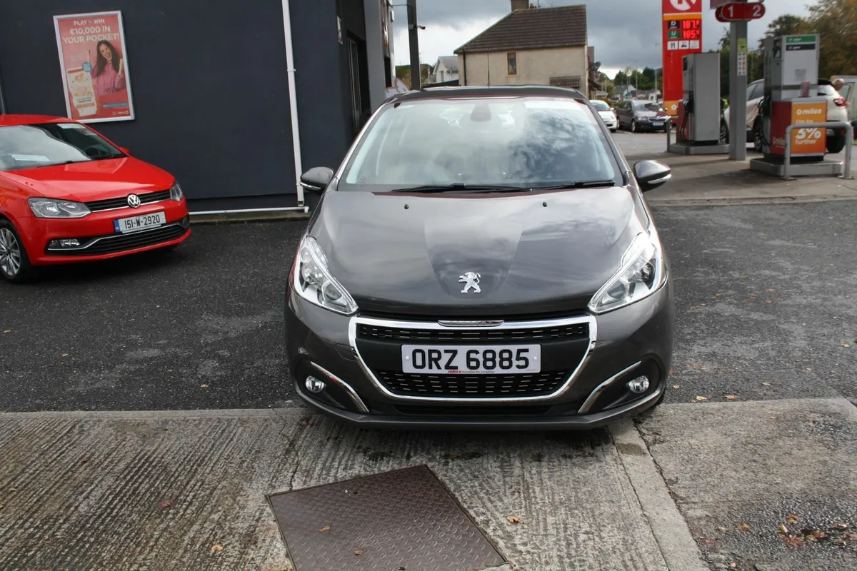 2019 Peugeot 208 1.2 Signature 5-dr Petrol - Image 4