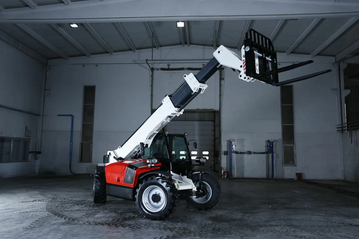 New Everun ER2500F telescopic loader - Image 4