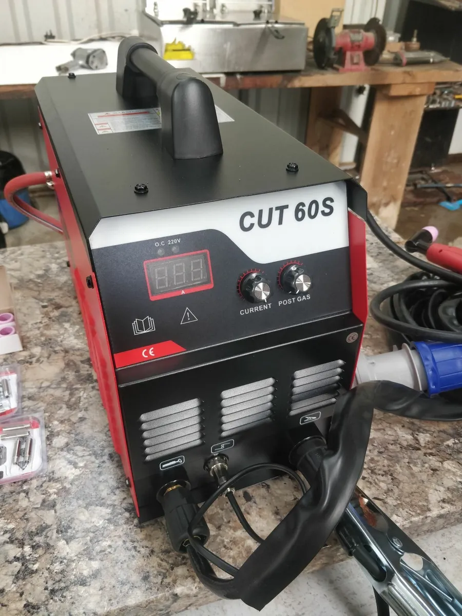 PLASMA CUTTER 20MM CUT 230V SINGLE PHASE - Image 1