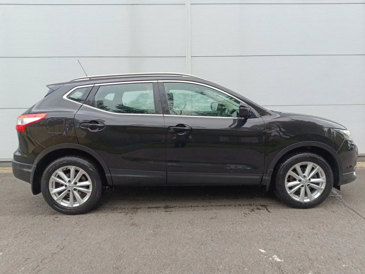 Nissan QASHQAI 1.5 DSL SV High Spec Panoramic Roof - Image 2