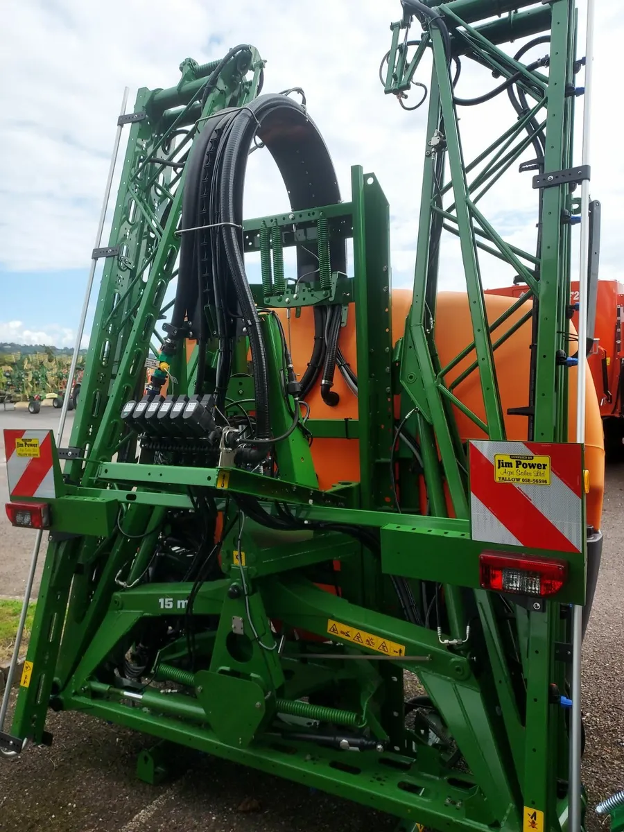 New Amazone UF1201 sprayer - Image 4
