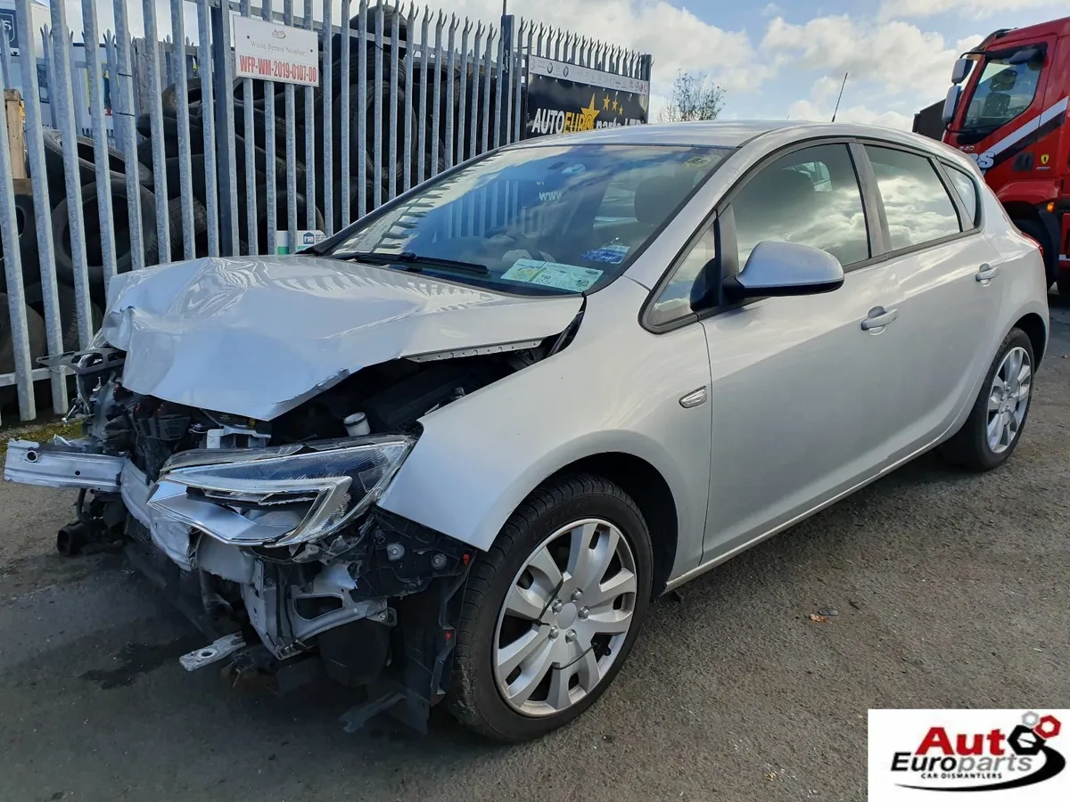 11 OPEL ASTRA 1.3 CDTI FOR BREAKING - Image 1