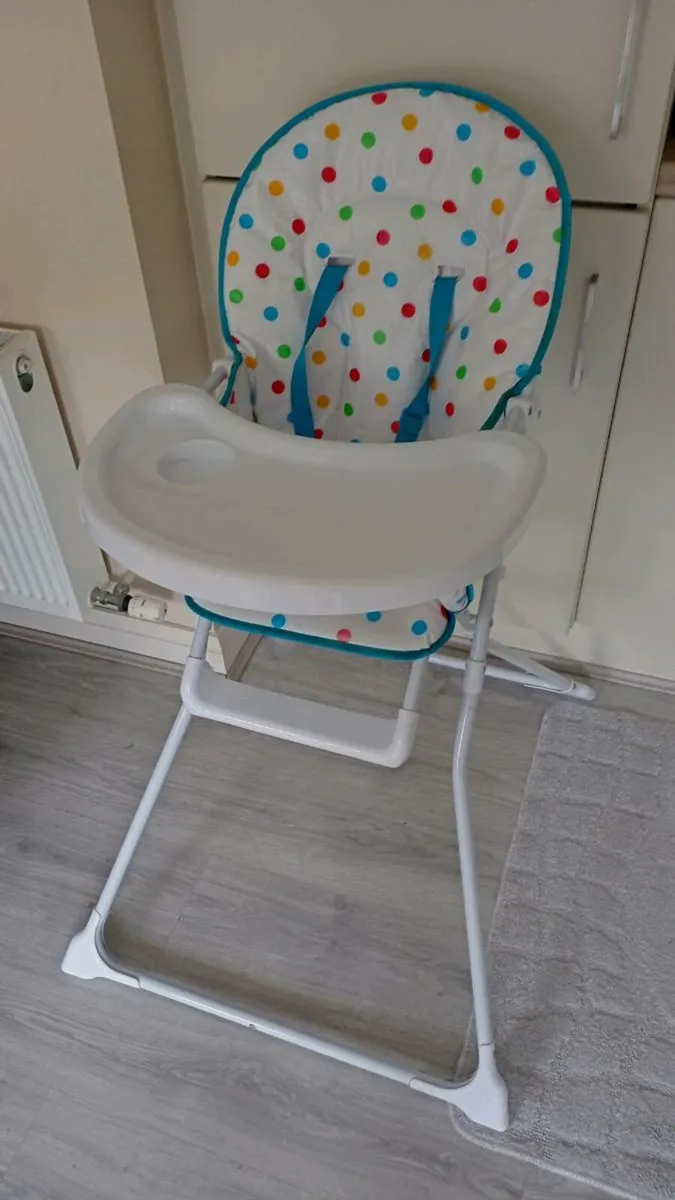 Baby's high chair - Image 1