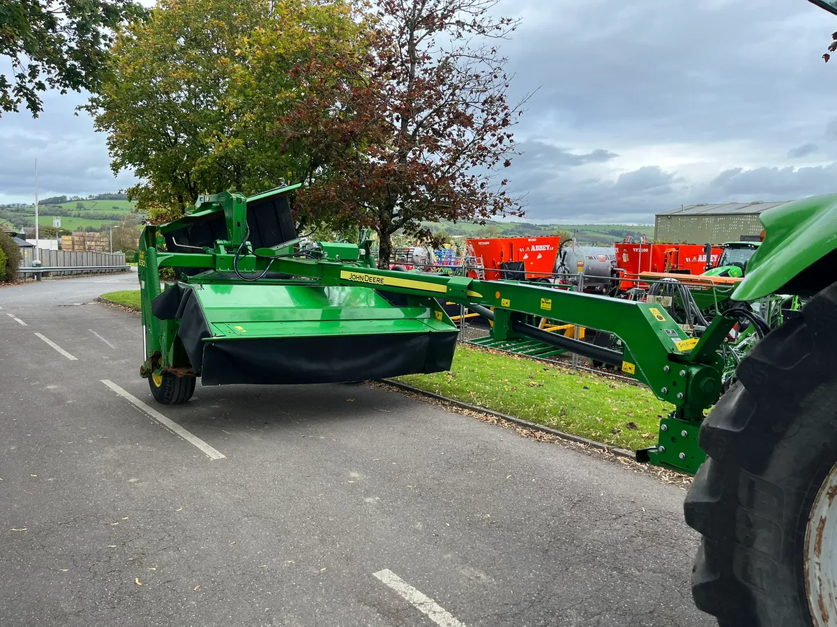 2016 John Deere 630 mower with grouper - Image 1