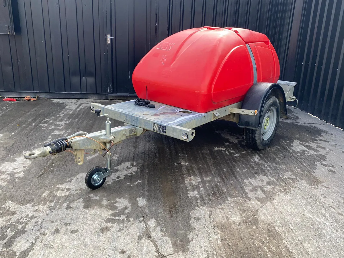 Choice of 2 1000L Western Water Bowser