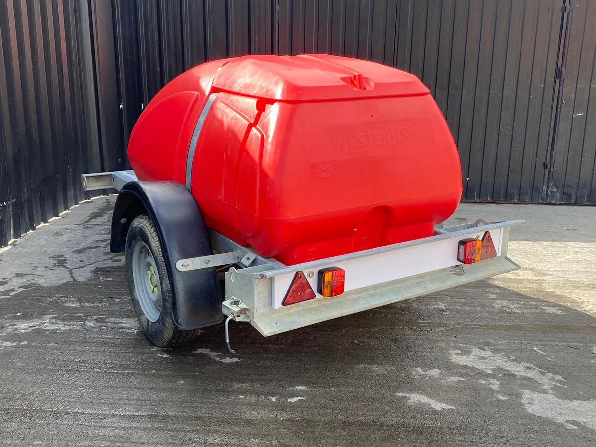 Choice of 2 1000L Western Water Bowser - Image 2