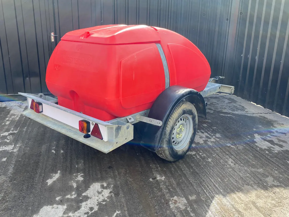 Choice of 2 1000L Western Water Bowser - Image 4