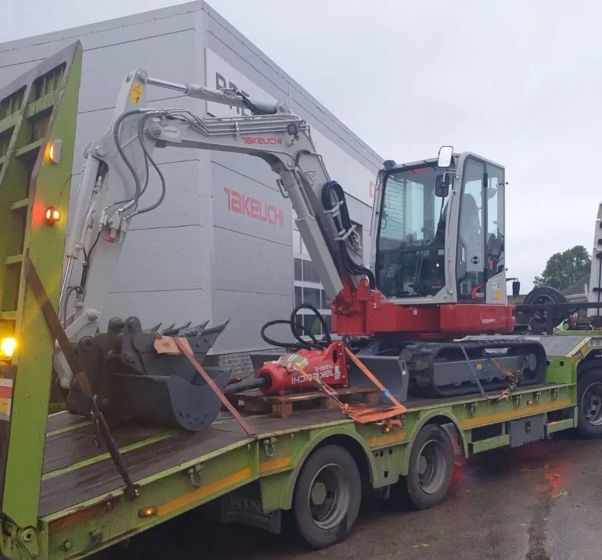 Takeuchi TB257FR - Image 4