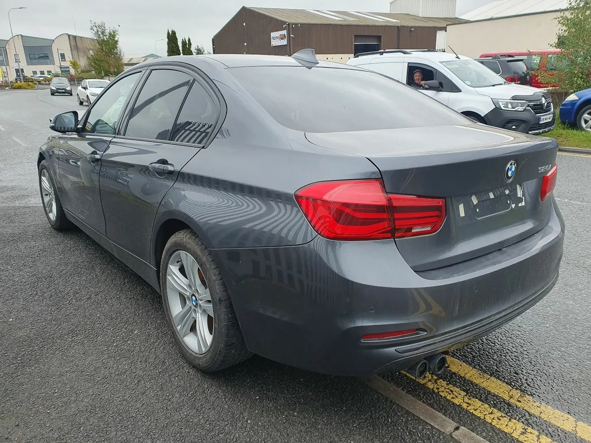 17 BMW 3 SERIES 320i 2.0 P FOR BREAKING - Image 4