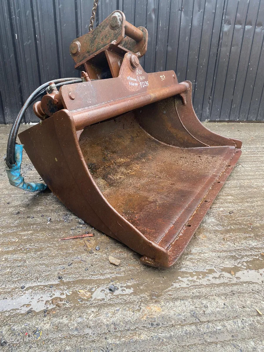 Bucket P2235 - Image 1