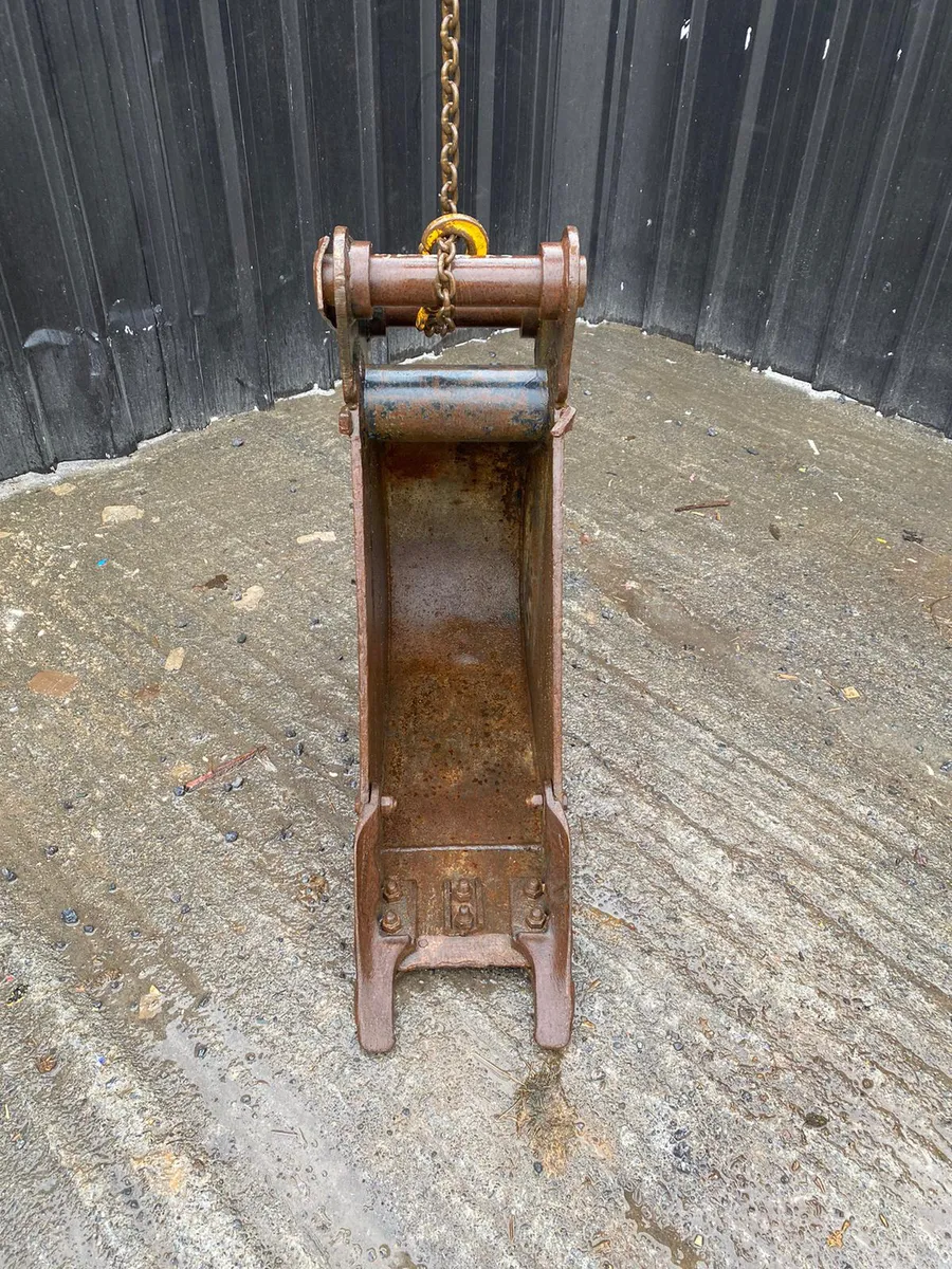 Bucket P2241C - Image 1
