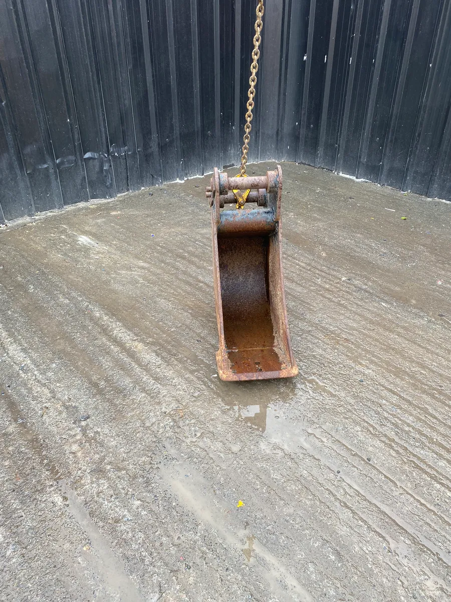 Bucket P2229 - Image 1