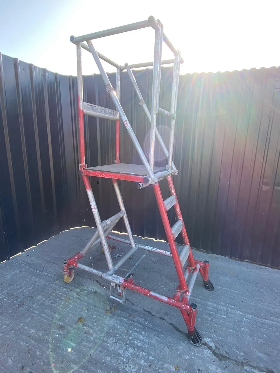 Collapsible Podium Stand - Image 3
