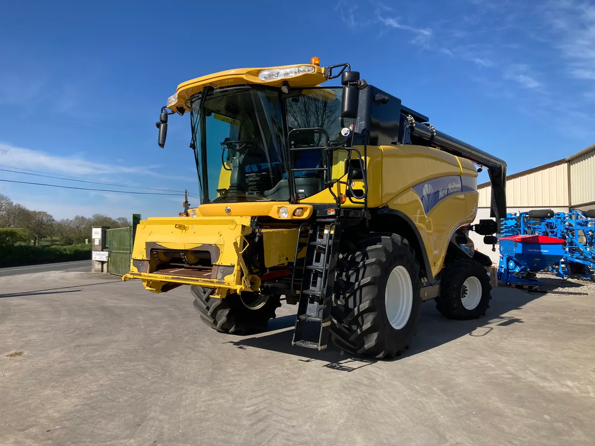 New Holland CX8040 ** 20ft** 1800/2300hrs ** - Image 1