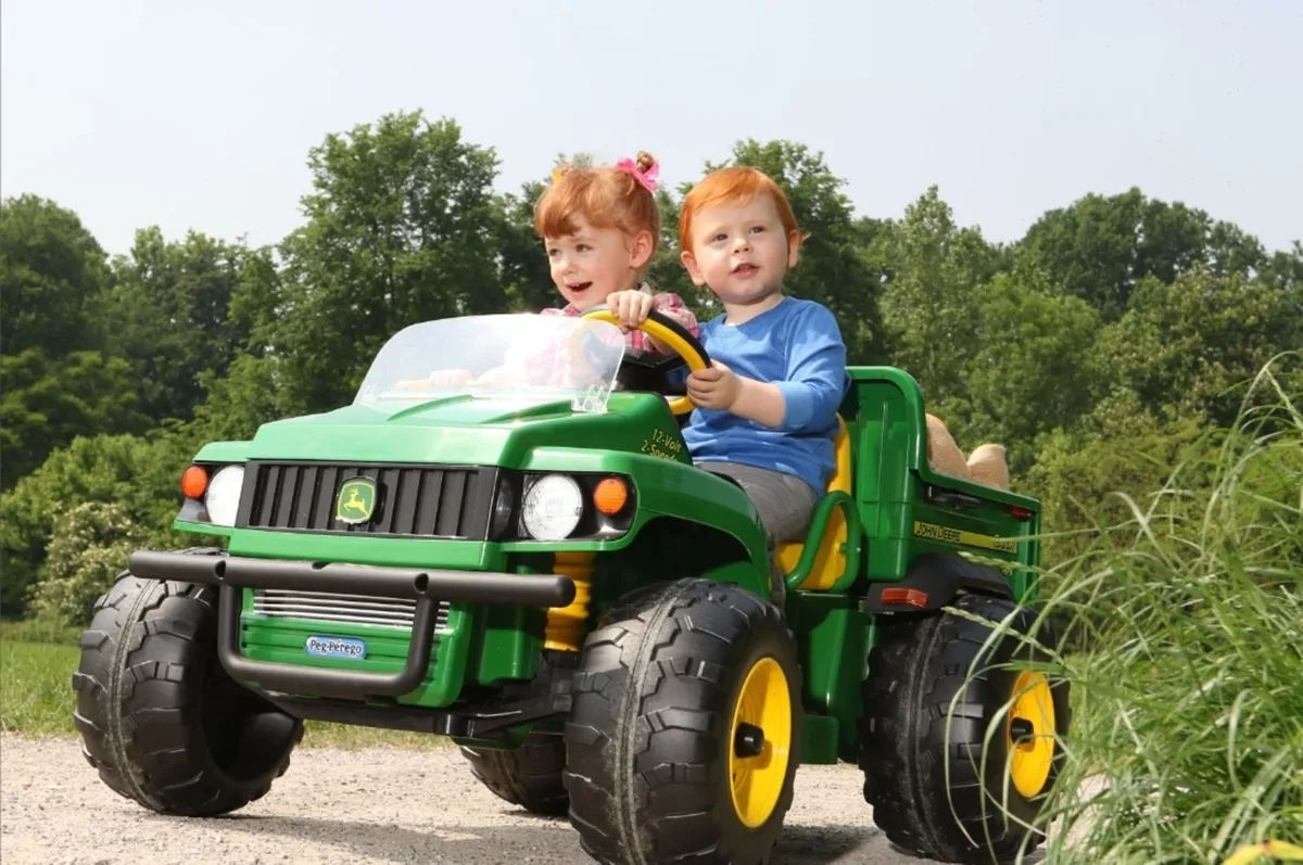 John Deere Ride on Toy Gator - Image 3