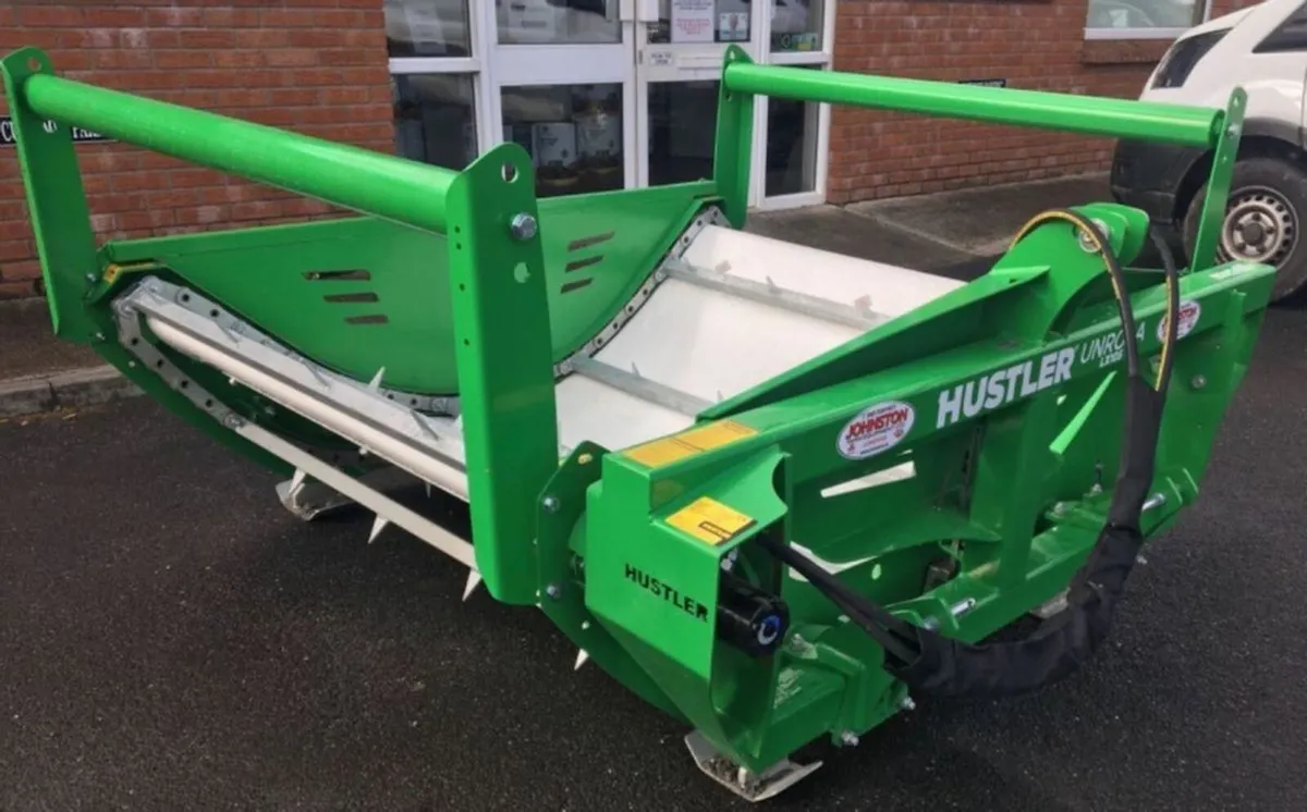 New Hustler Bale Feeder - 5 Year Warranty - Image 3