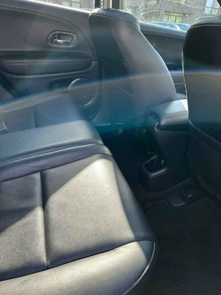 2018 Honda HR-V 1.5 AUTOMATIC + NCT UNTIL MAY 2026 - Image 2