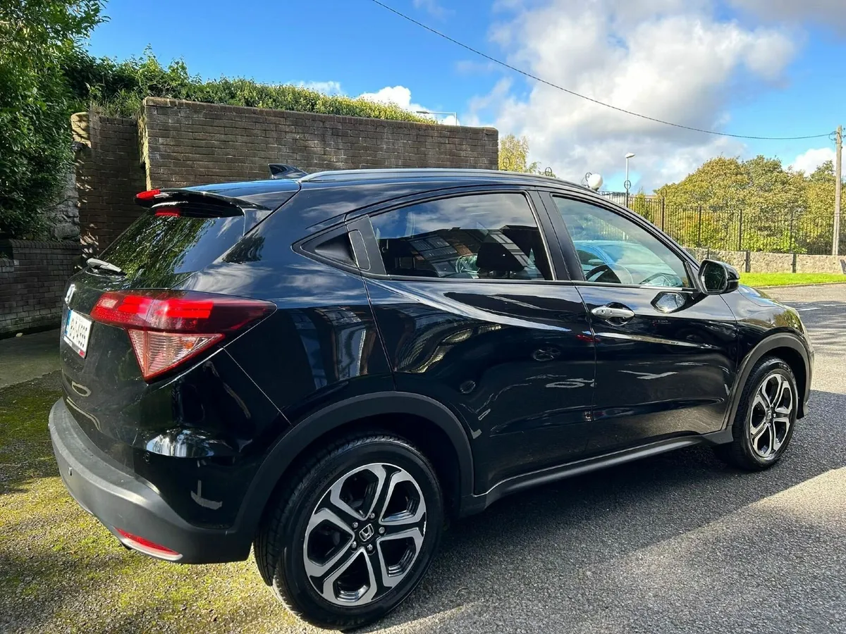 2018 Honda HR-V 1.5 Automatic EX model - Image 4