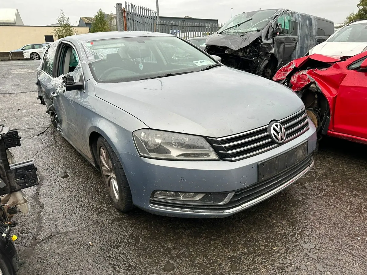 12 VOLKSWAGEN PASSAT 1.6 TDI FOR BREAKING - Image 2
