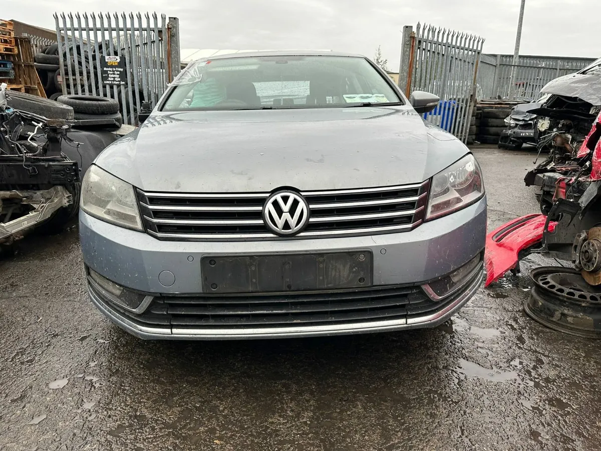 12 VOLKSWAGEN PASSAT 1.6 TDI FOR BREAKING - Image 3