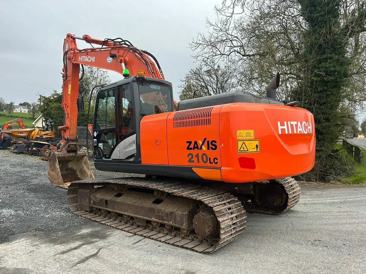 Hitachi ZX210LC-5B - Year 2015 - Image 3