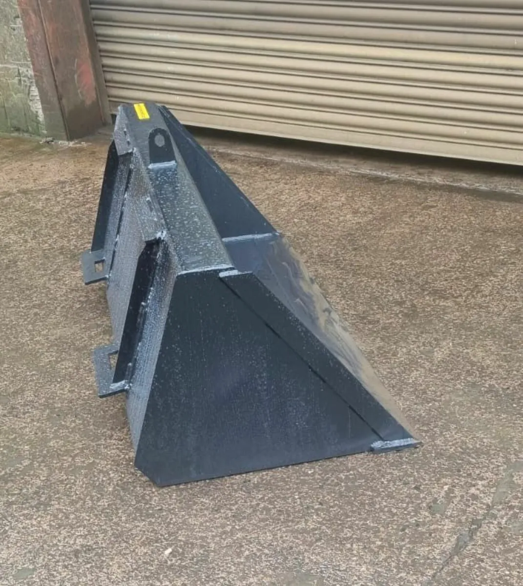 6ft Skidsteer Bucket - Image 1