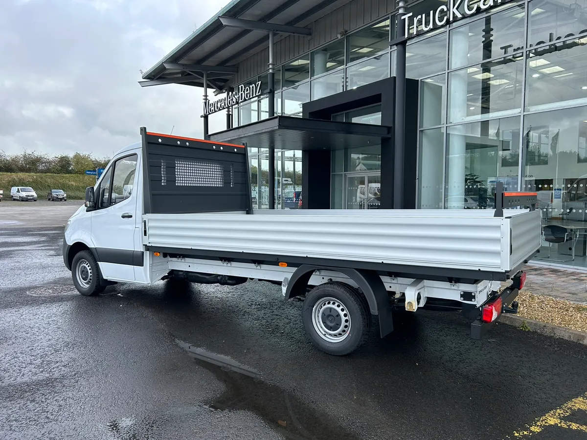 Mercedes-Benz Sprinter 317.43 Dropside Pickup - Image 3