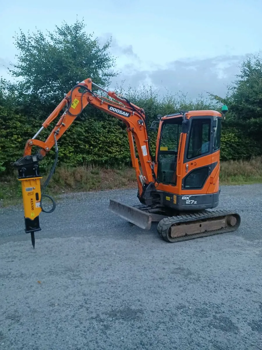 8ton Diggers for self drive hire - Image 3