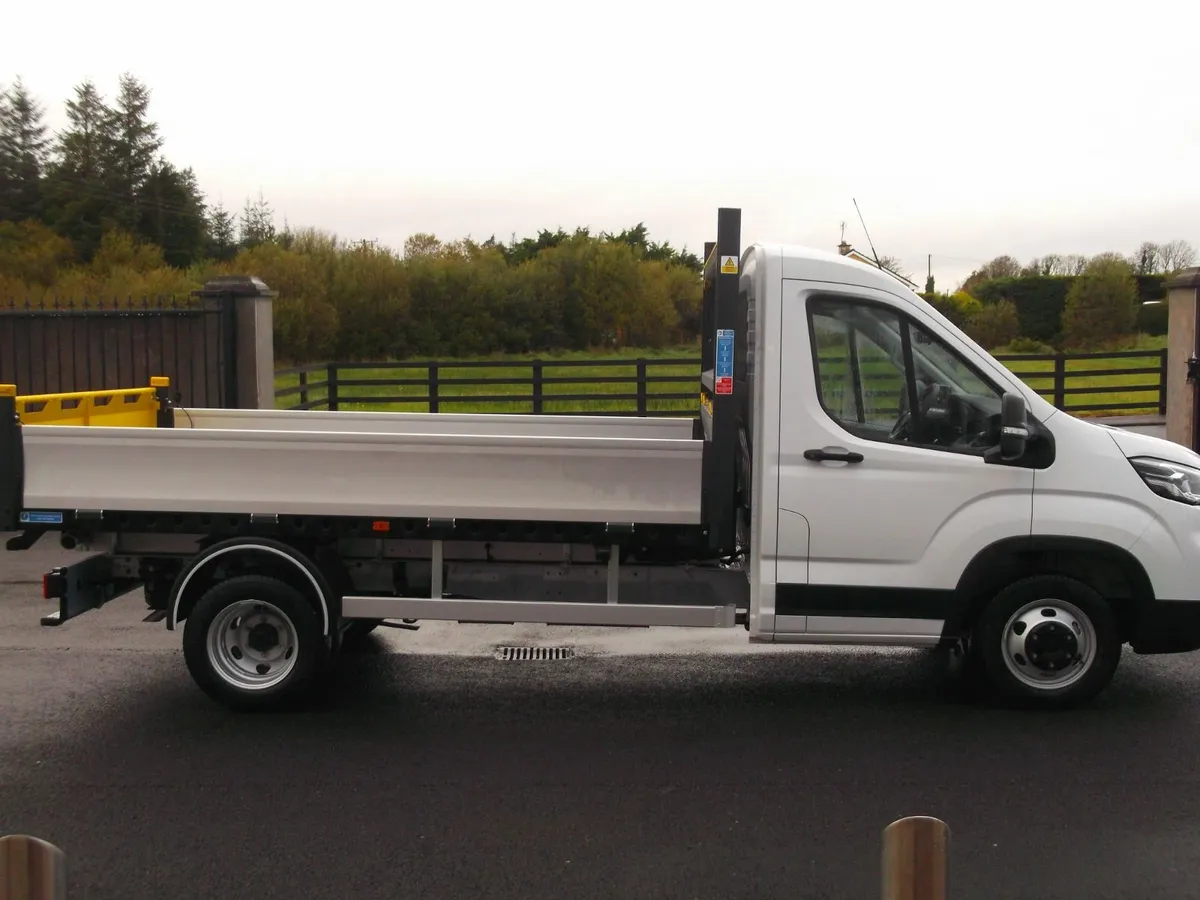 2025 Maxus Deliver 9 11' Tipper body - Image 2