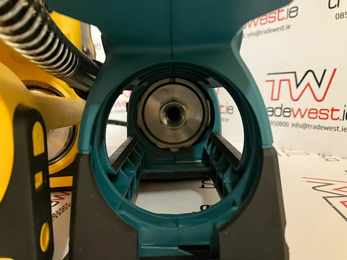 Makita/Milwaukee/Dewalt Grease Gun Adapter - Image 2