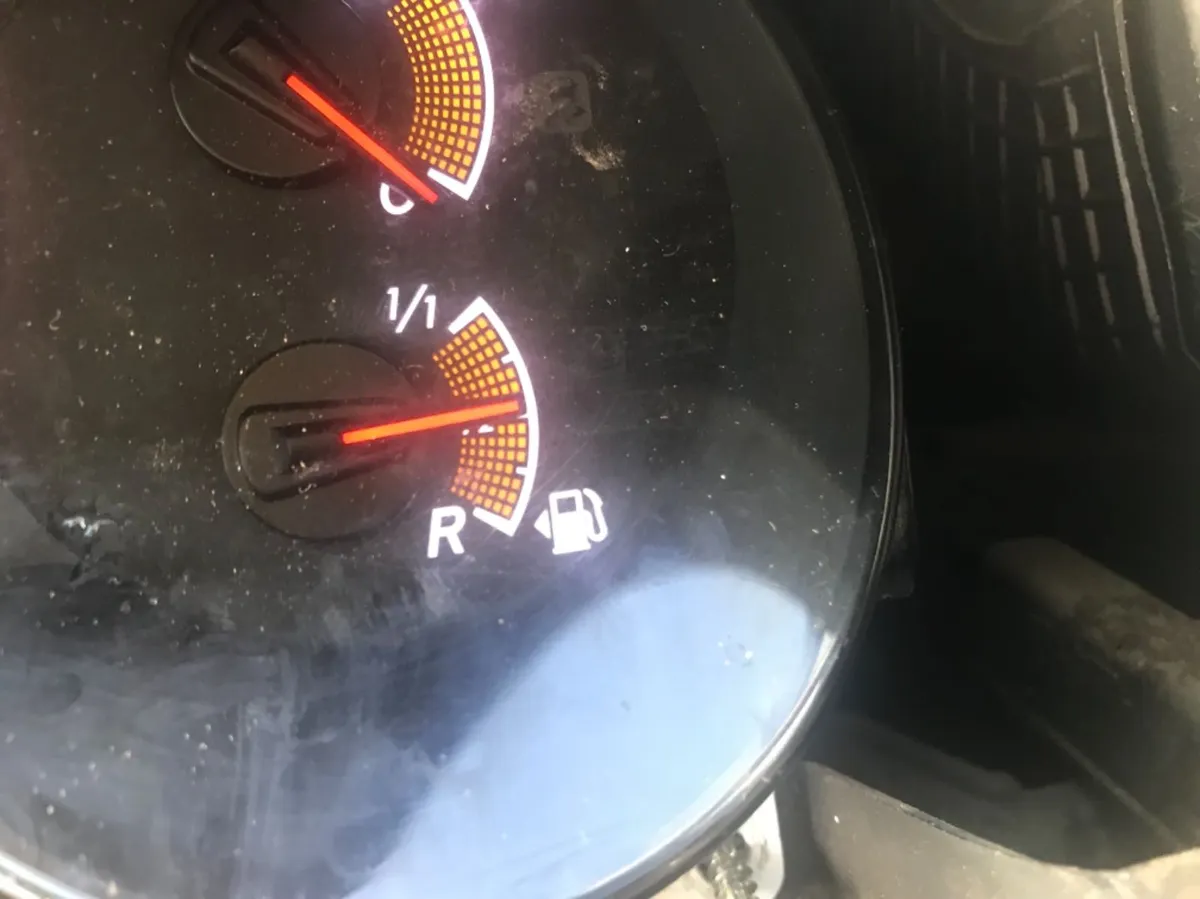 Toyota HiLux fuel Gauge repair , - Image 1