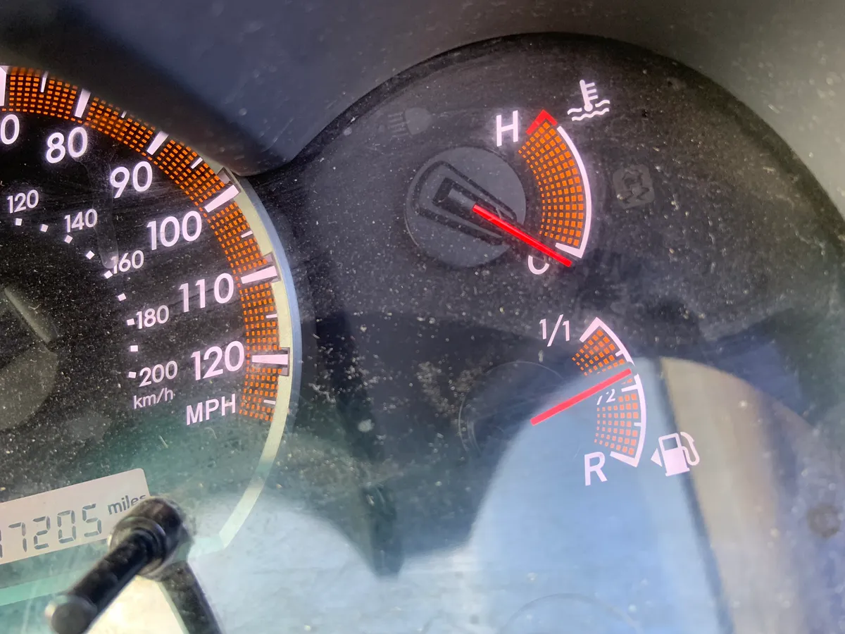 Toyota HiLux fuel Gauge repair , - Image 3