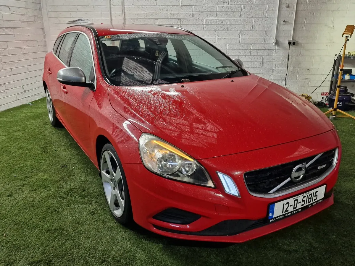 Volvo v60 R - DESIGN  1.6 DIESEL  COMES WITH WARRA - Image 3