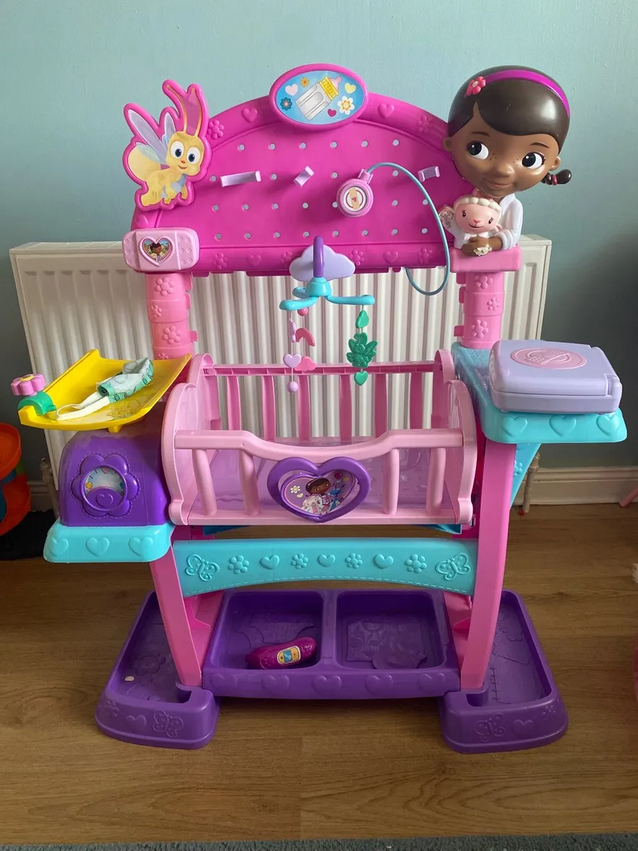 Doc mcstuffins 2024 vet table