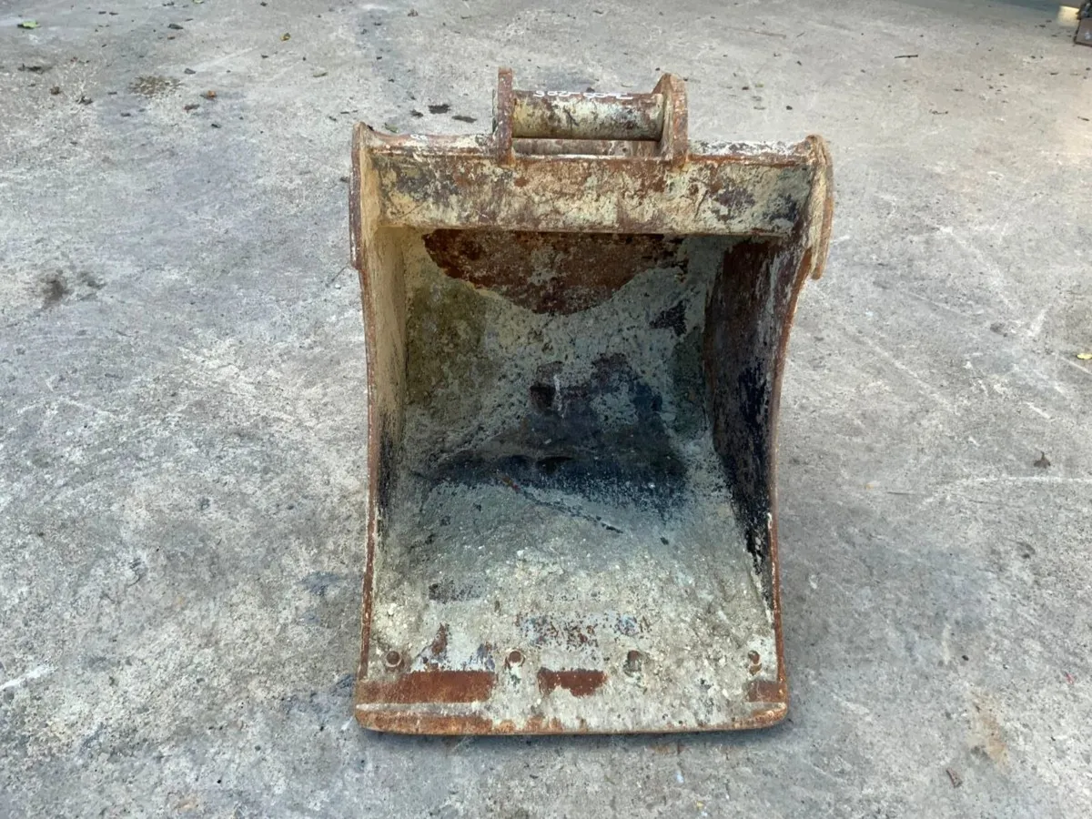 24" DIGGING BUCKET.....60mm PINS.....88. - Image 2