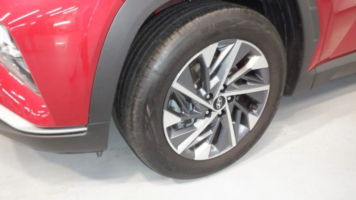 Hyundai Tucson Executive 1.6l Diesel SUV - High S - Image 3