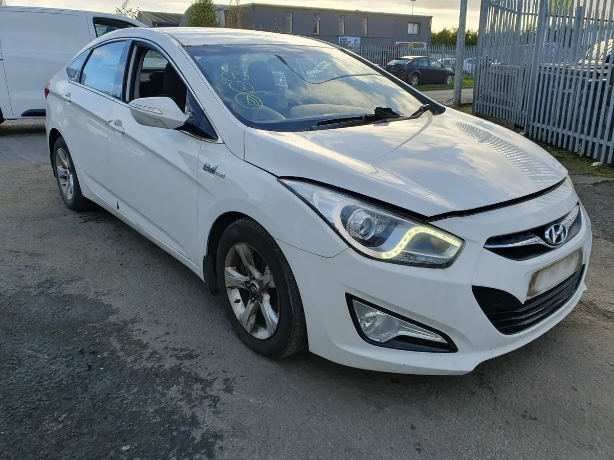 13 HYUNDAI I40  1.7 CRDI FOR BREAKING - Image 2