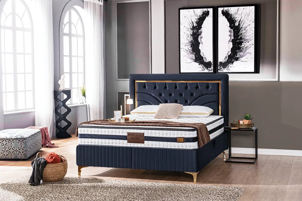 Storage / ottoman bed 499€ - Image 1