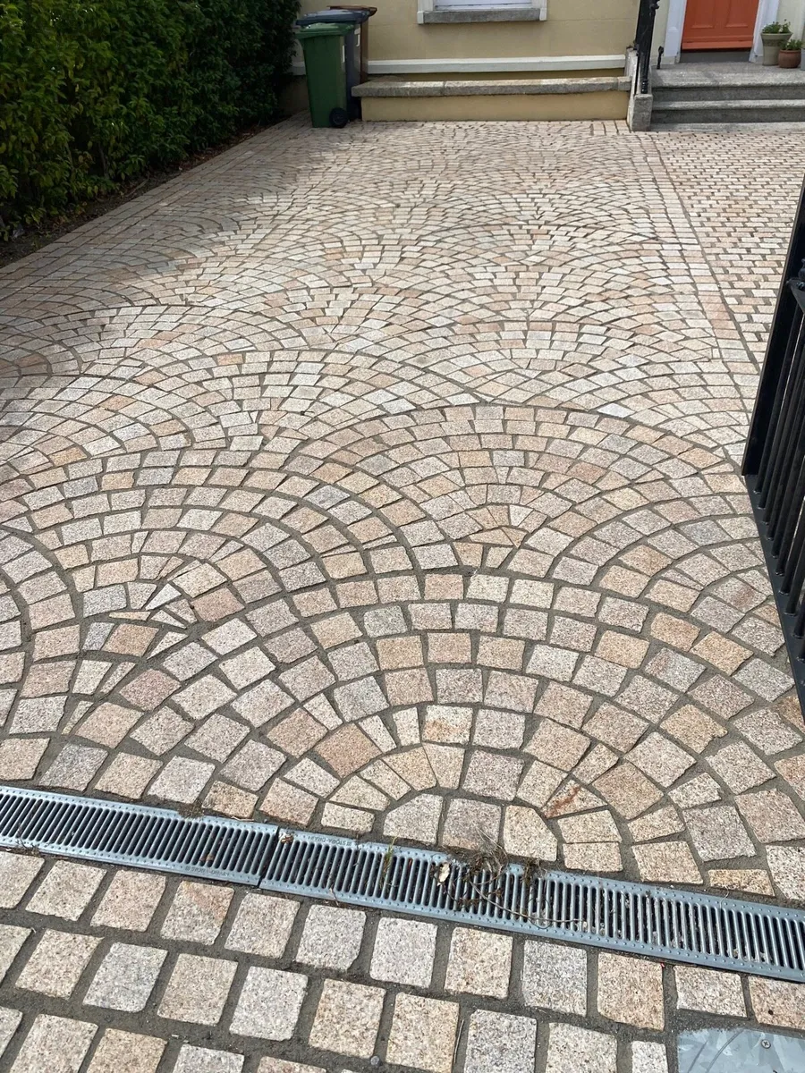 Dalkey Golden Granite Fantail Cobblestone - Image 4