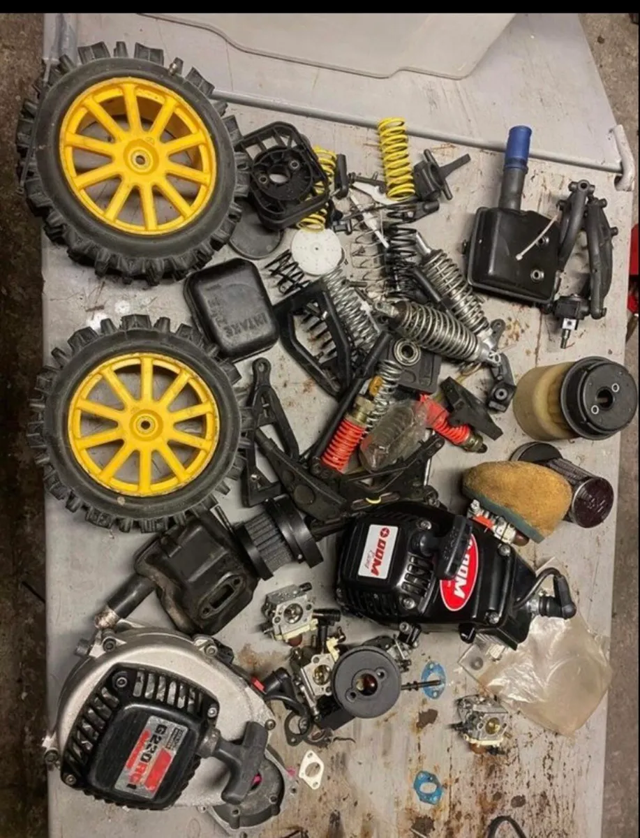 Job lot of 1/5 scale parts