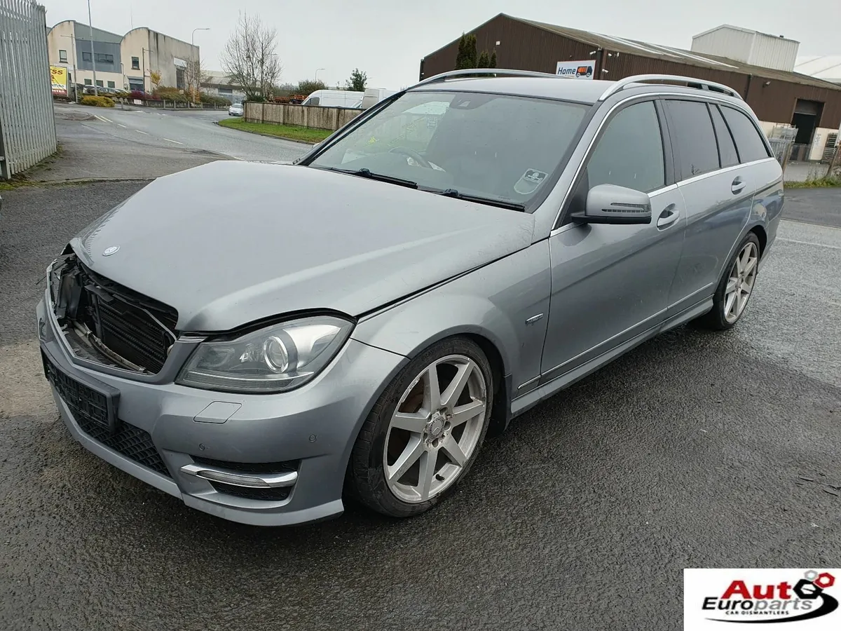 12 MB C-CLASS 2.2 D FOR BREAKING ( NO ENGINE) - Image 1