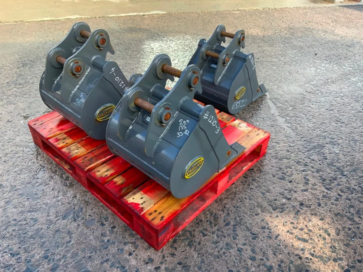 18" STRICKLAND DIGGING BUCKETS...35mm PINS...1210 - Image 4