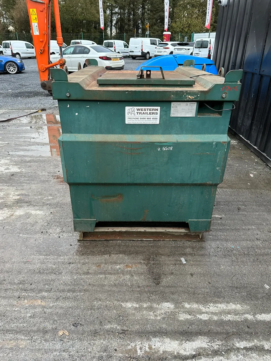1000L Bunded Bowser with electric pump - Image 3