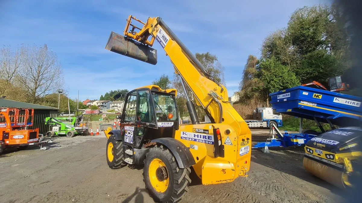 JCB 14mt Teleporter with Bucket & Forks (HIRE) - Image 2