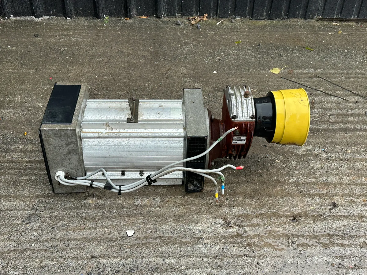 21 KVA Single & 3 Phase PTO Generator - Image 4