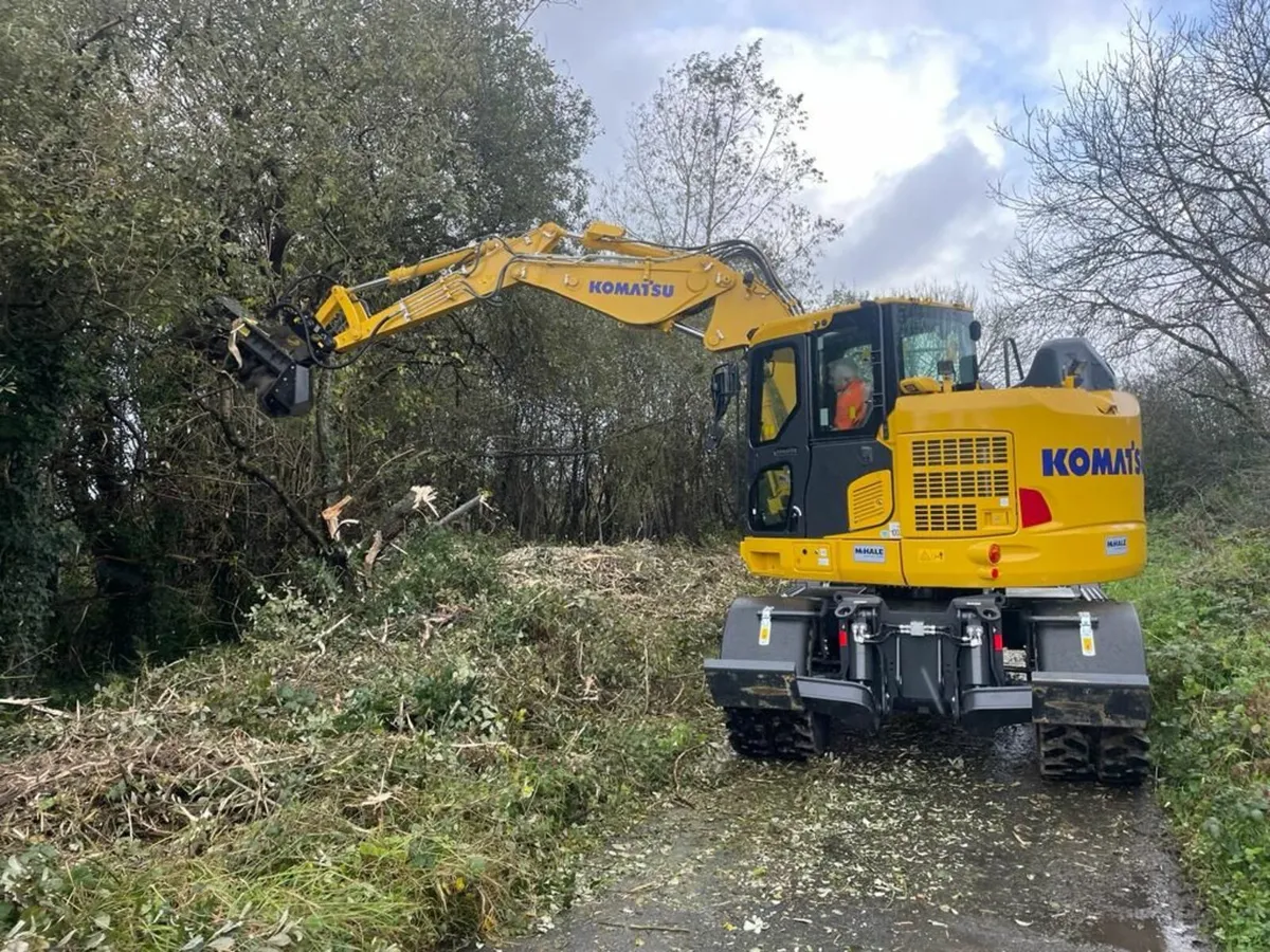 Komatsu PW138US-11 + Prinoth M450E-1090 Mulcher - Image 2