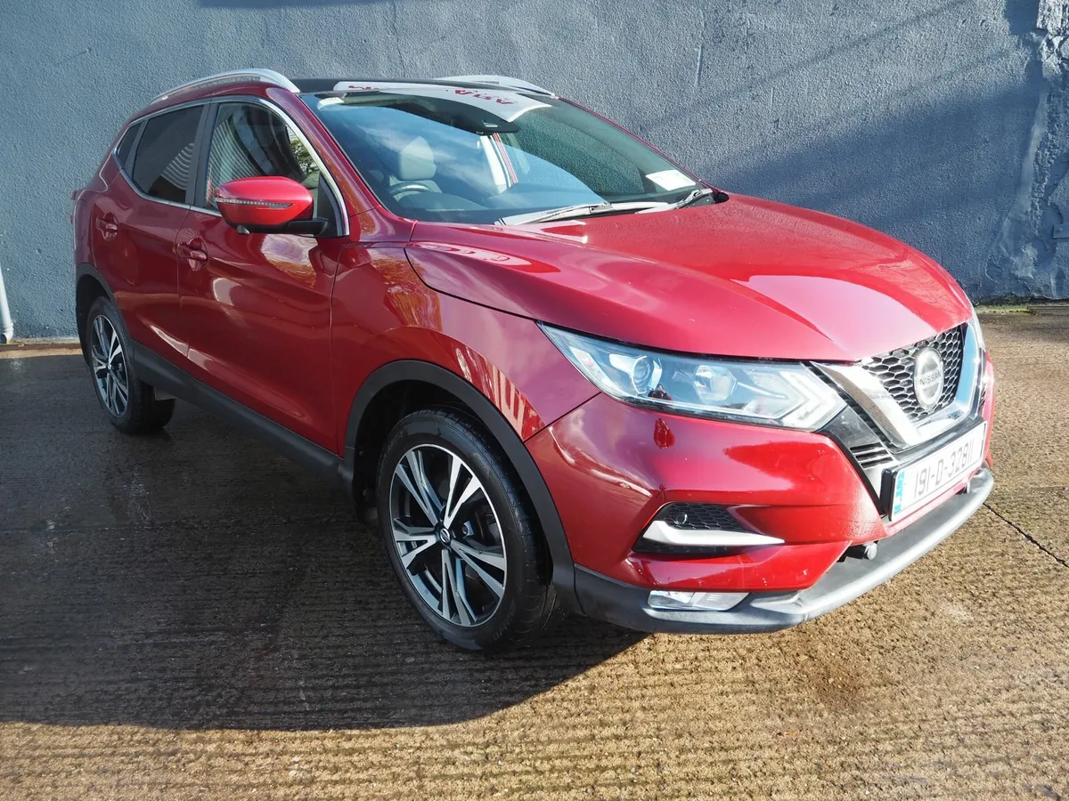 Nissan Qashqai SV Premium Exceptional Condition! - Image 3
