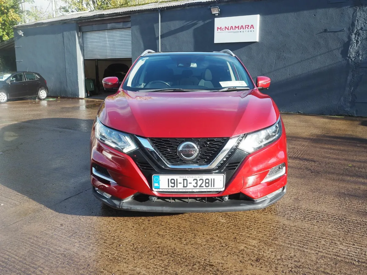 Nissan Qashqai SV Premium Exceptional Condition! - Image 4