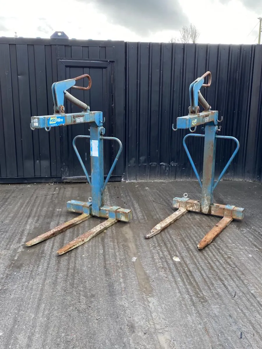 Choice of 2 Conquip Crane Forks - Image 1